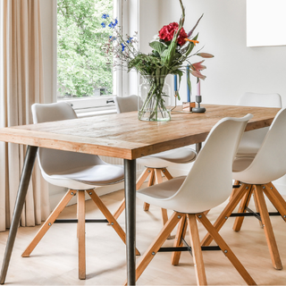 Smart Ways to Set Up a Small Dining Room