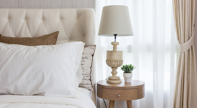 The Best Bedside Table Lamp for Small Bedrooms