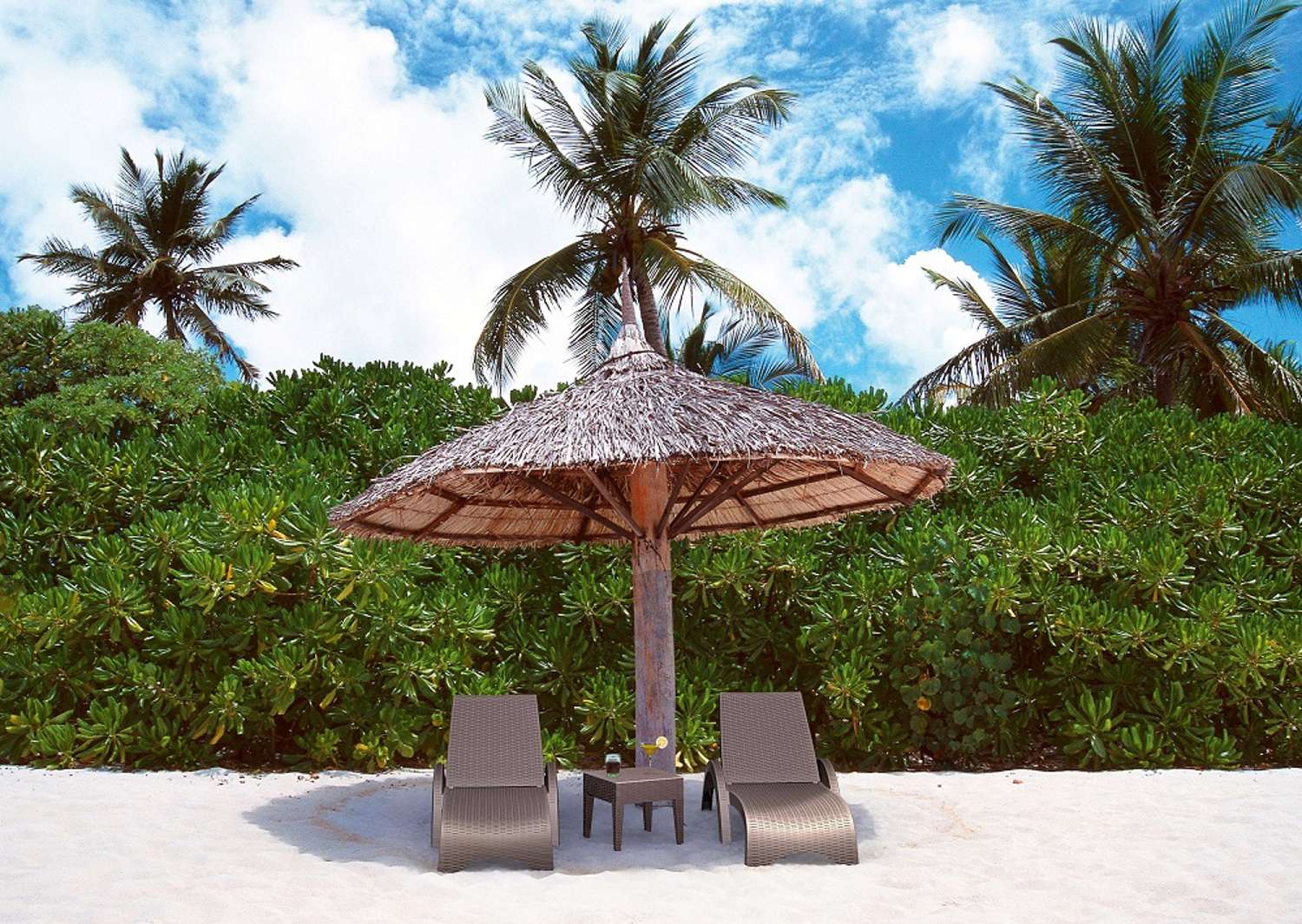 Fiji Sunlounger/Tequila Side Table 3 Pc Package - Chocolate