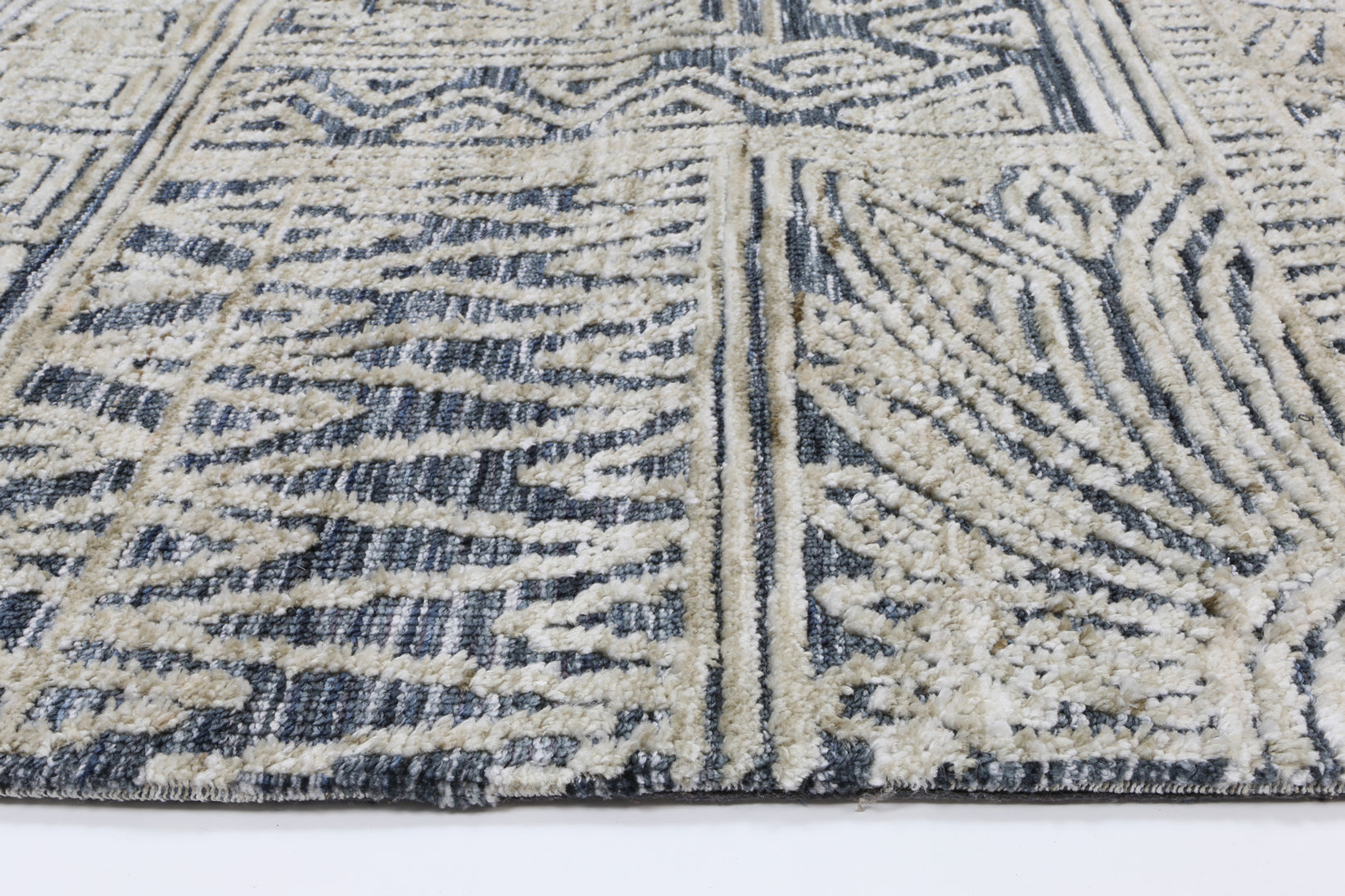 Alayah Anthacite Flower Rug 160x230cm