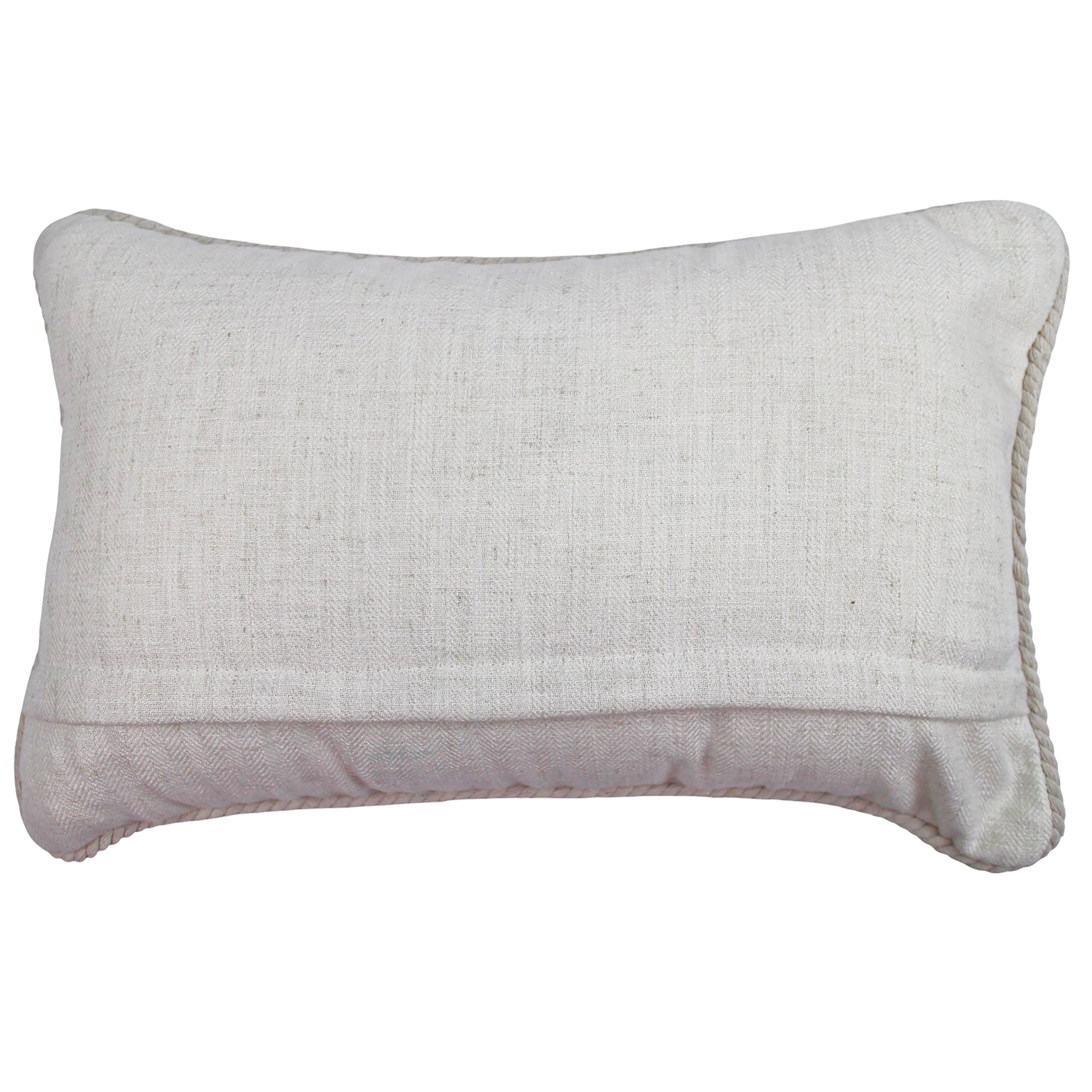 Buzz Worthy Linen Cushion 30x50cm
