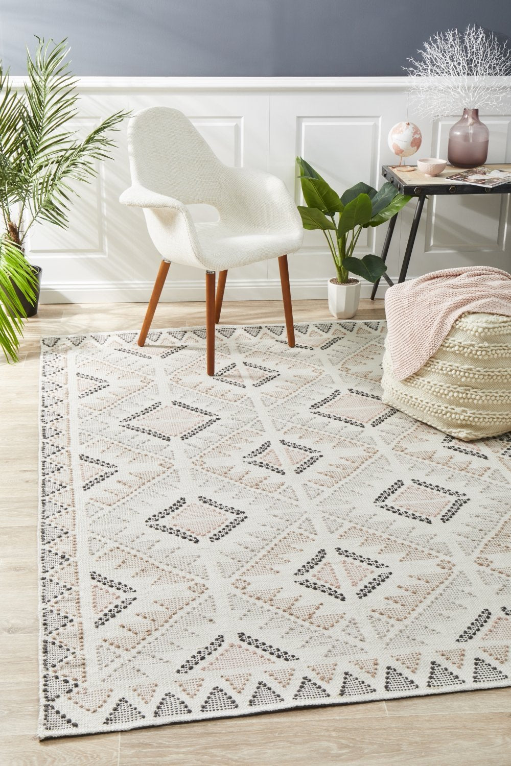 Vikas Rug white Peach