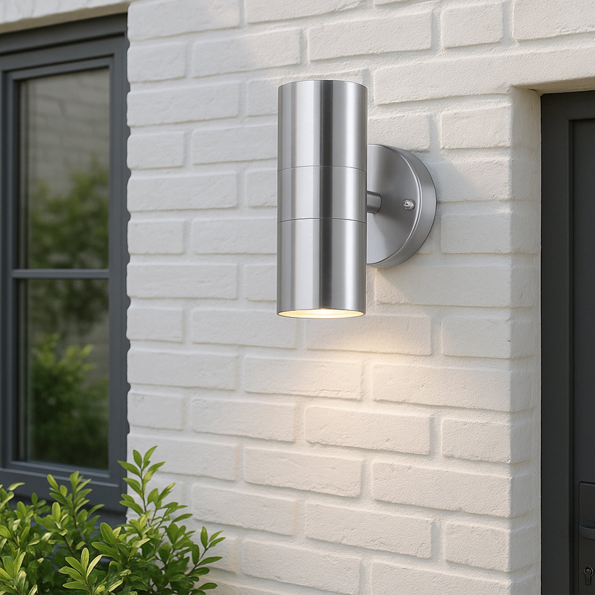 Zyven 2lt Up/Down Outdoor Wall Light - Polished Silver