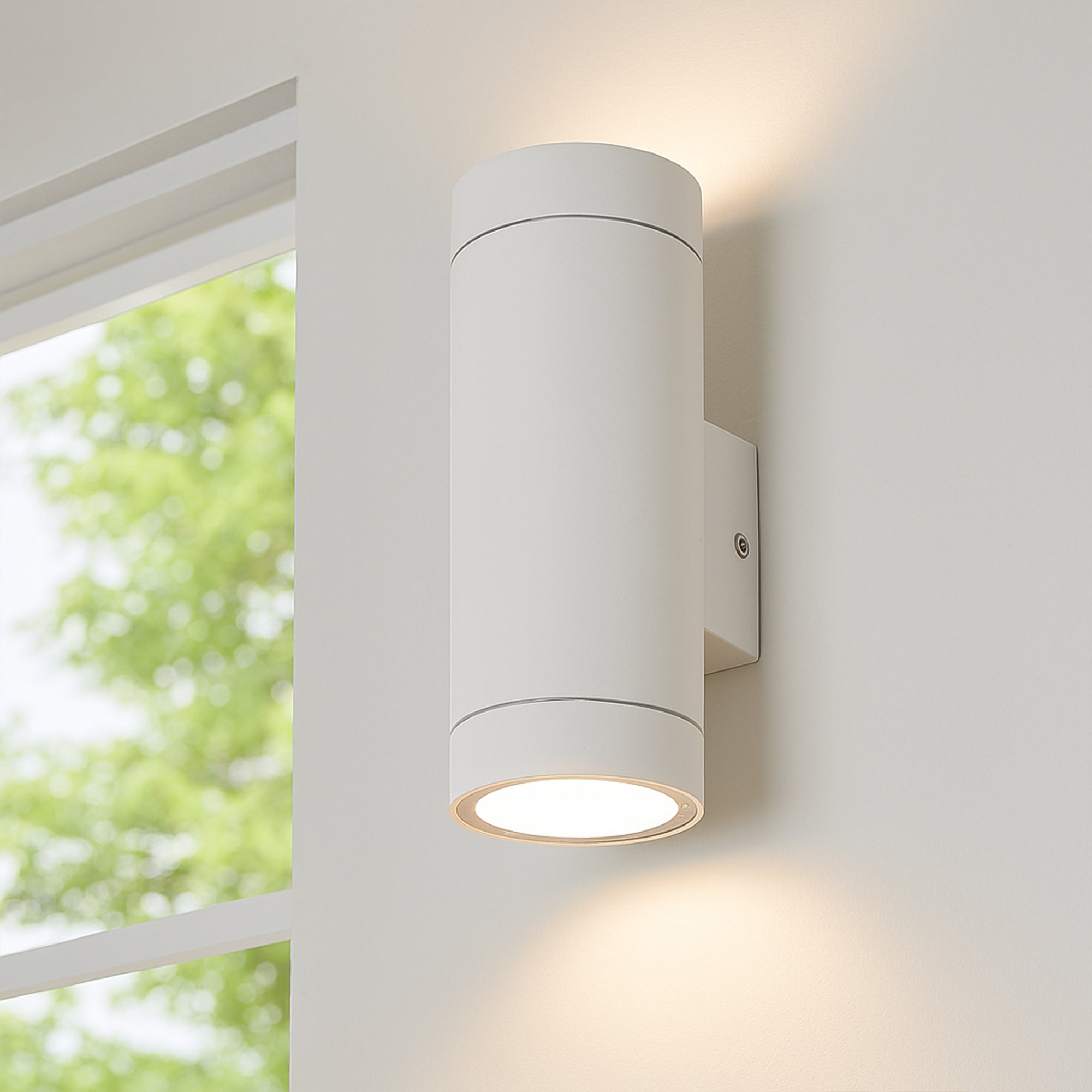 Truvo CCT LED Up/Down Outdoor Wall Light - White