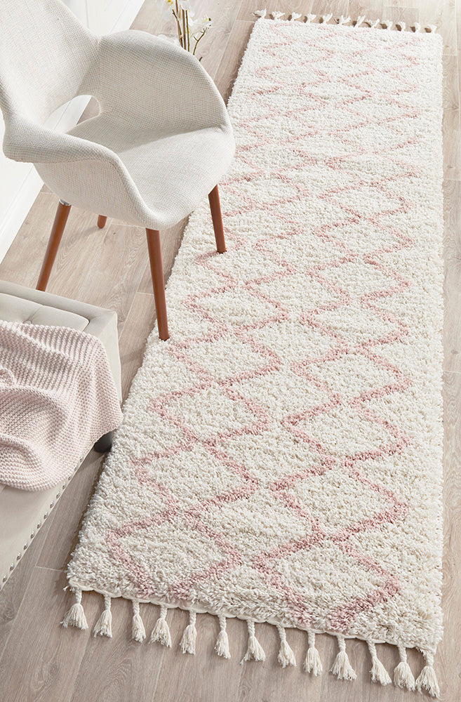 Saundra 11 Pink Runner Rug