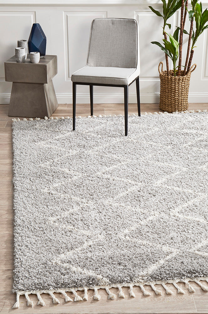 Saundra 11 Silver Rug