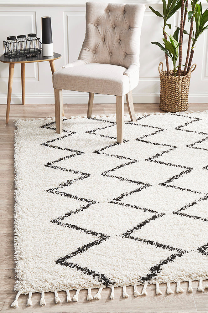 Saundra 11 White Rug