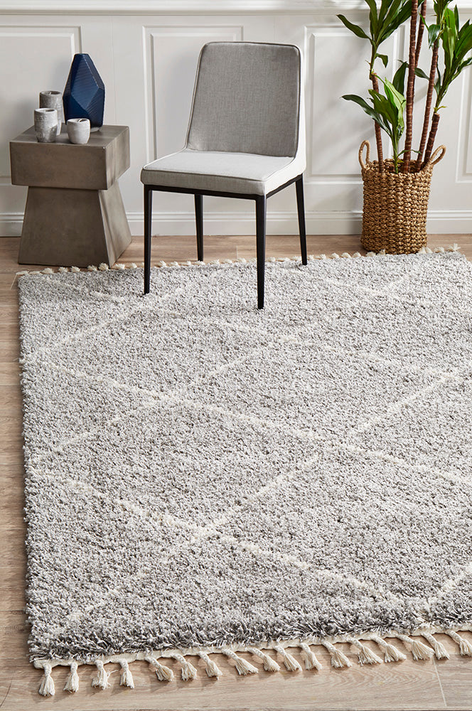 Saundra 22 Silver Rug