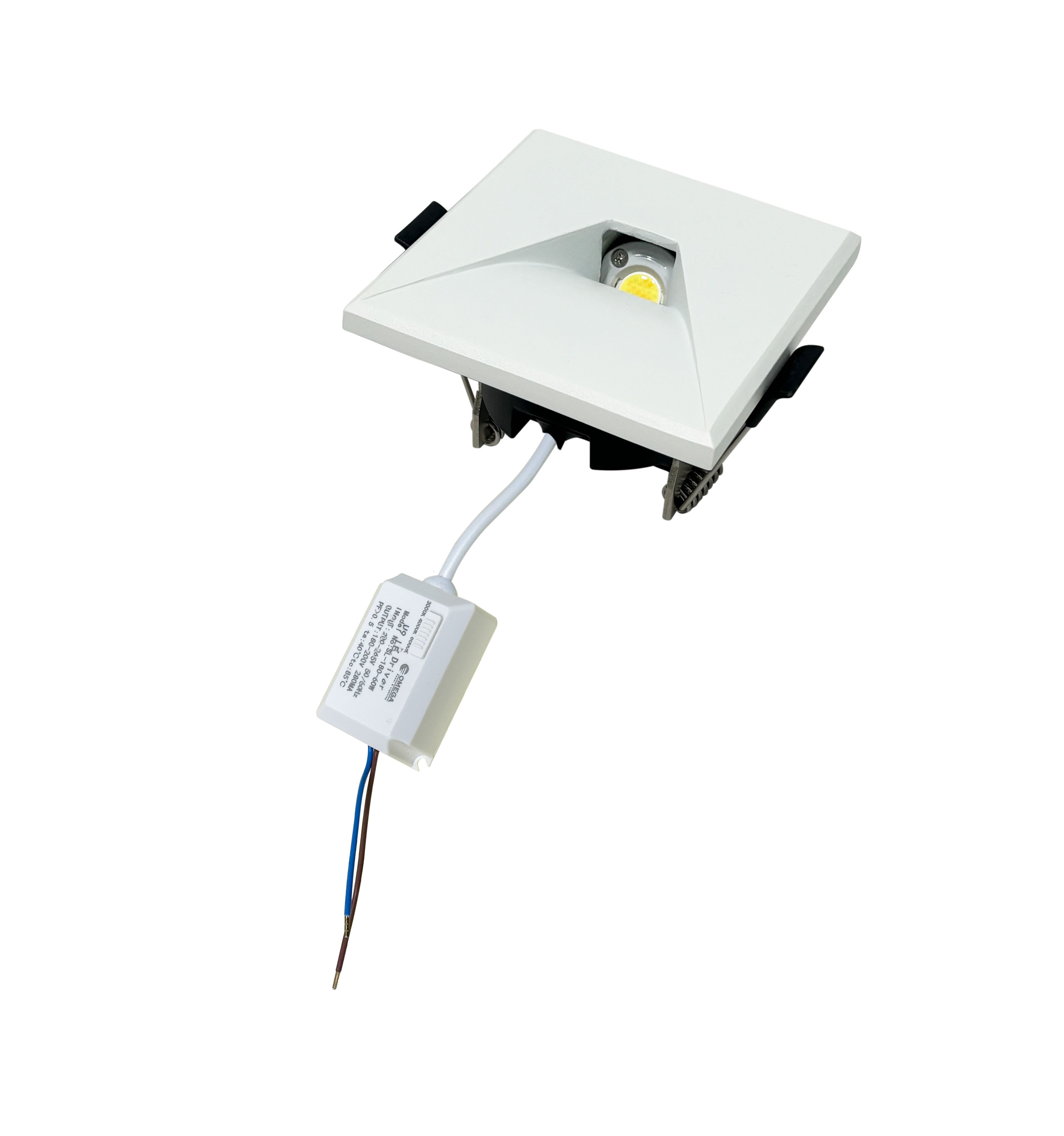 Step Recessed 240V Tri Dim 5W 120 Lm White Eyelid Detachable Square Faceplate IP20 L85mm